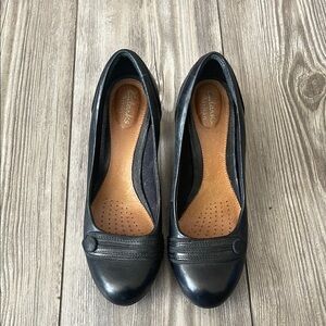 Clarks Black Heels Classic Design sz 6.5